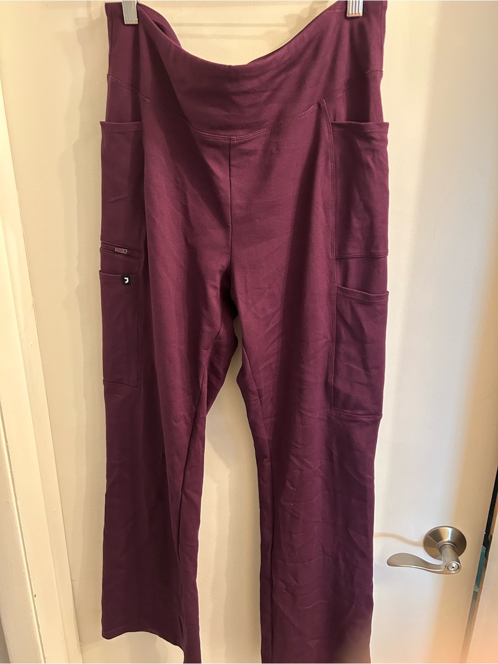 Women's Wide-Leg/flare Pants in Plum Scrub pant